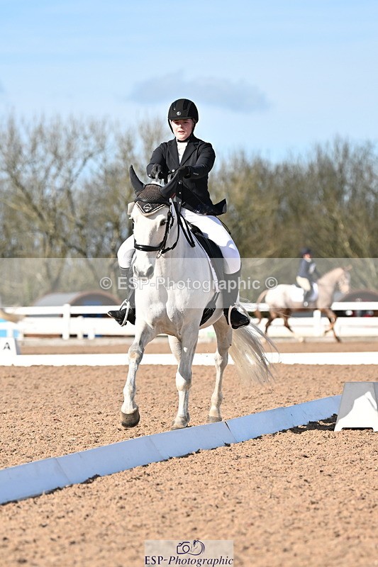 240324A-151024-04429 - Novice 27, 14.30 to 15.25