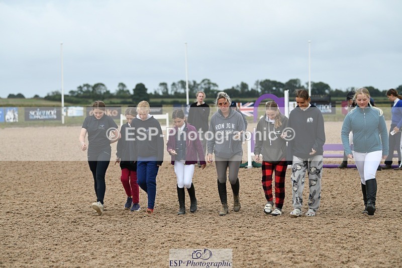 250807-094130-00055 - 60cms Round 1