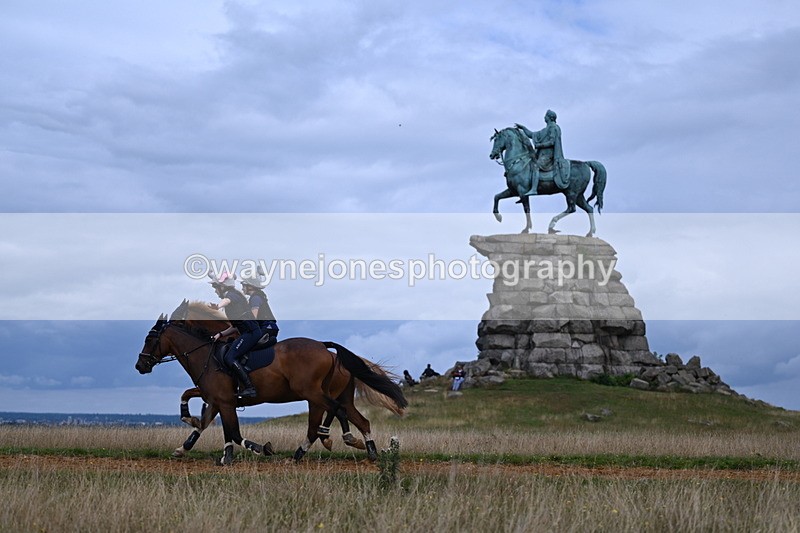 DSC_6125 - Time at Statue 12:17 to 12:44
