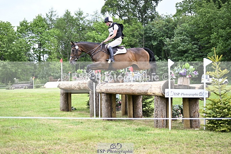 250524A-164954-14617 - C-274-Bizzy.Loffet-LONGBROOK.CHILLI.FLOWER