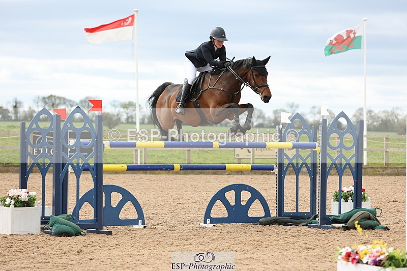 240419A-120451-06999 - Cls 6, 2 Star Medium Tour 1.35m