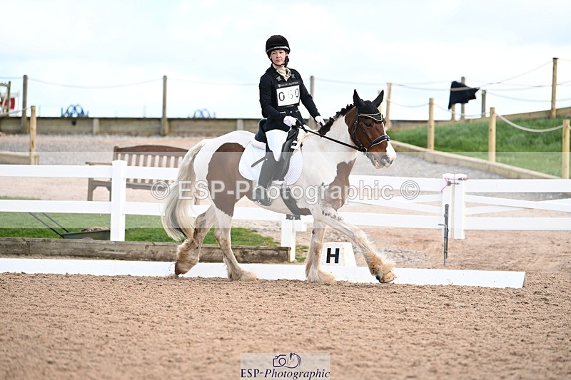 240324A-130600-02785 - Novice 27, 12.30 to 13.50