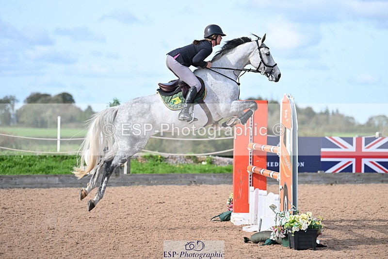 231015A-131132-08120 - Cls 30 Foxhunter & 1.20m Open