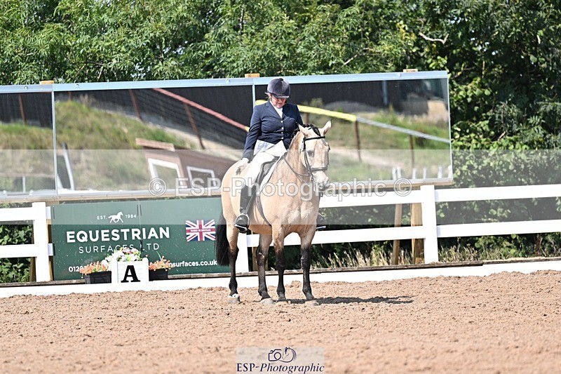 250816-121341-03945 - 082-Sarah.DavisWinston.Classic.Gold