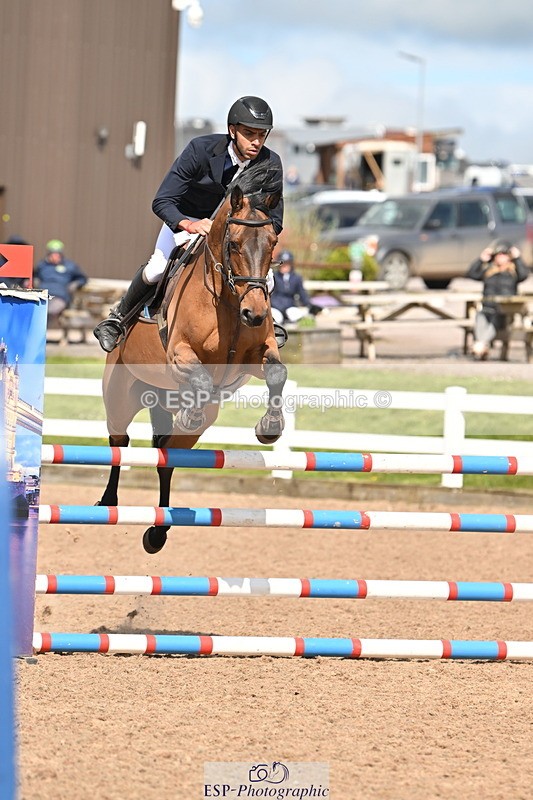 240419A-152447-08652 - Cls 14, 1 Star Bronze Tour 1.10m