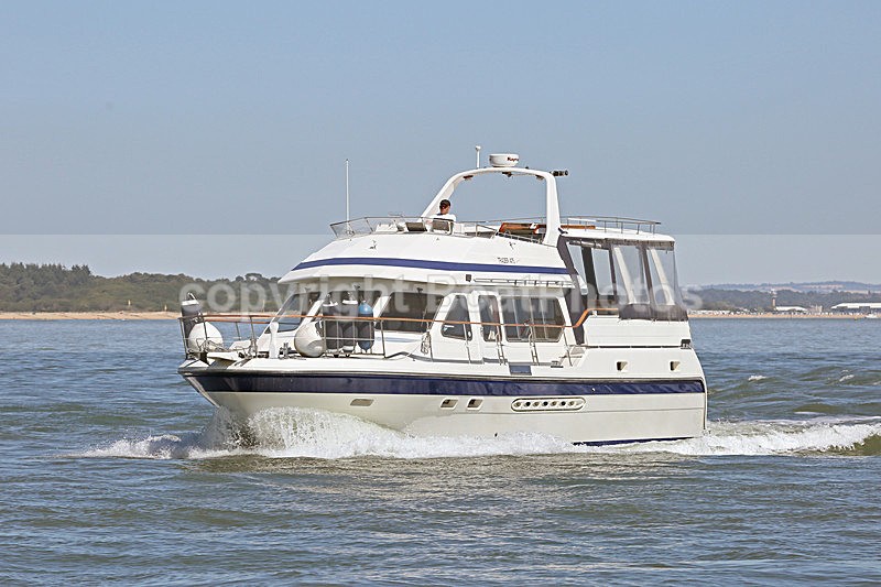 160826 ELLIE - TRADER 475 Y92A5851 - Motor Yachts