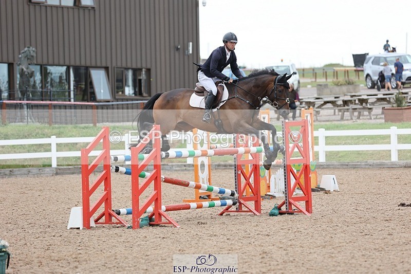 250625-160100-01597 - Cls 6 Foxhunter and 1.20m Open
