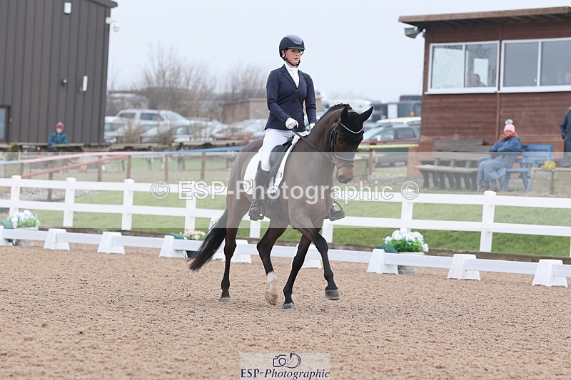 250216-095418-04957 - 229-Tara.Faulds-Platinum.SNW