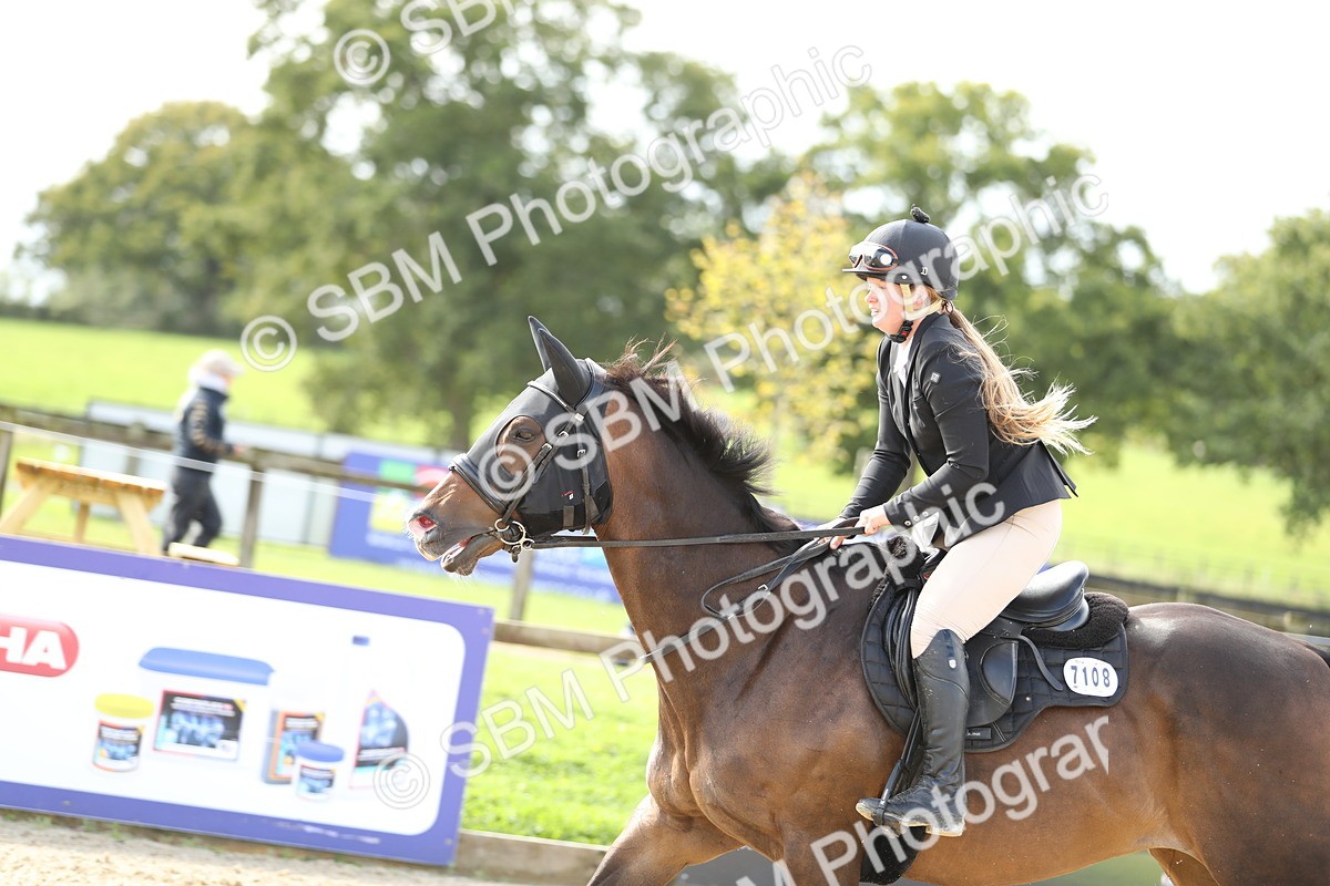 SBM_03148 - J28 - Senior Horse & Pony 60cm Championships