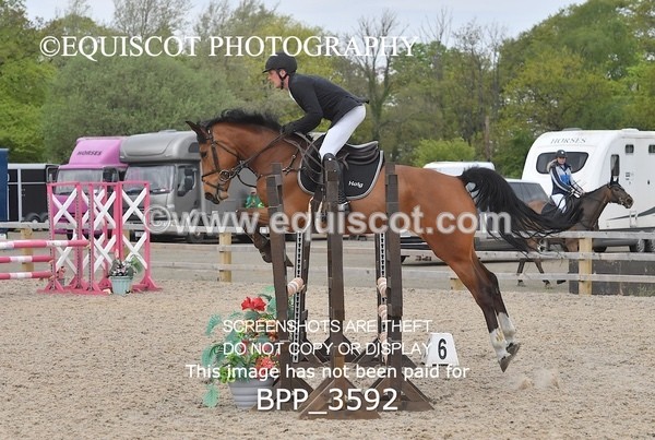 BPP_3592 - CLASS 4 - FRI - Senior BritiNovice/ 90cm Open