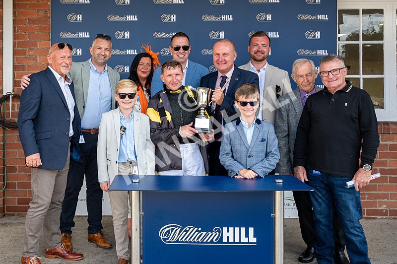 020825-Race 6-Big Leader-7601