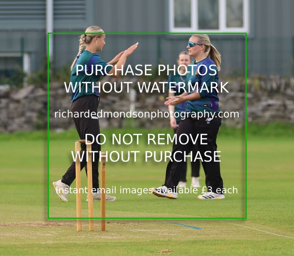 533A5148 - Kendal Cricket Women & Girls vs Carnforth Cricket Women & Girls (28/5/26)