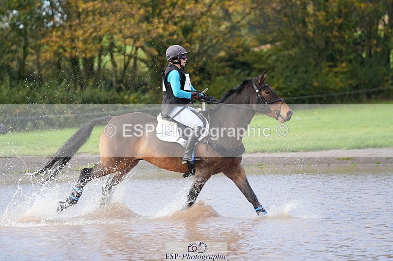 251024A-120923-08649 - B-112-Christina.Wiederkehr