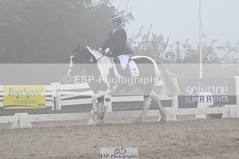 250907-150135-09011 - 106-Lucy.HamblettGalliano.Gold.Dust