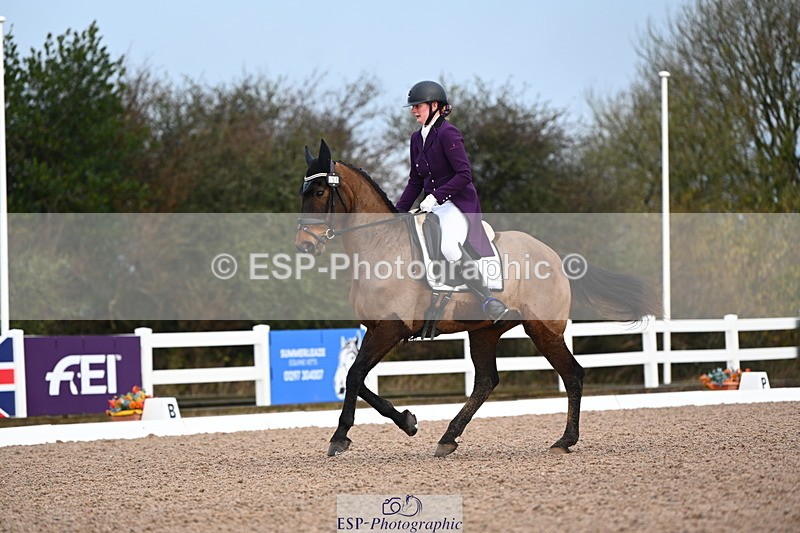 240218A-091811-05078 - 151-NICOLA.KAYES-BOSS.X