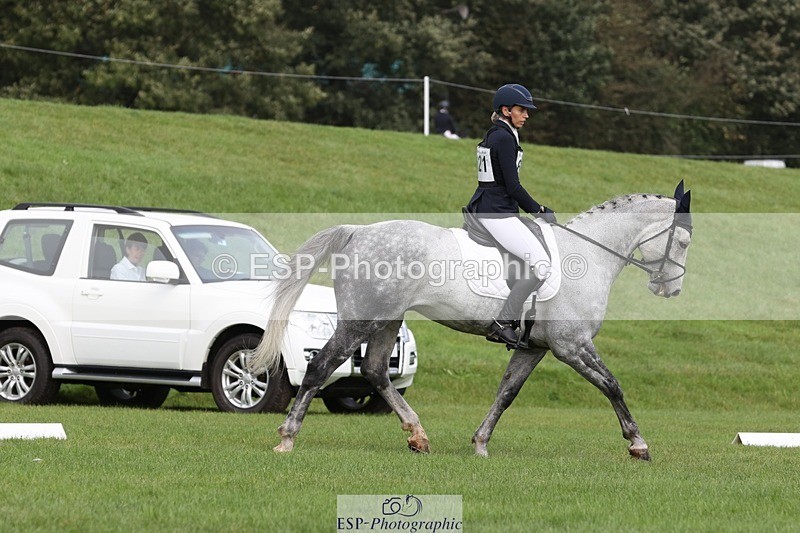 231019-122316-03609 - 621-QUALITY.BLUE-Lucy.Boultbee-brooks-DR