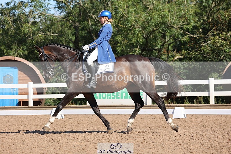 240816A-101754-02859 - 201-Natasha.Collings-Costello-Dovevale.Tender.Dove