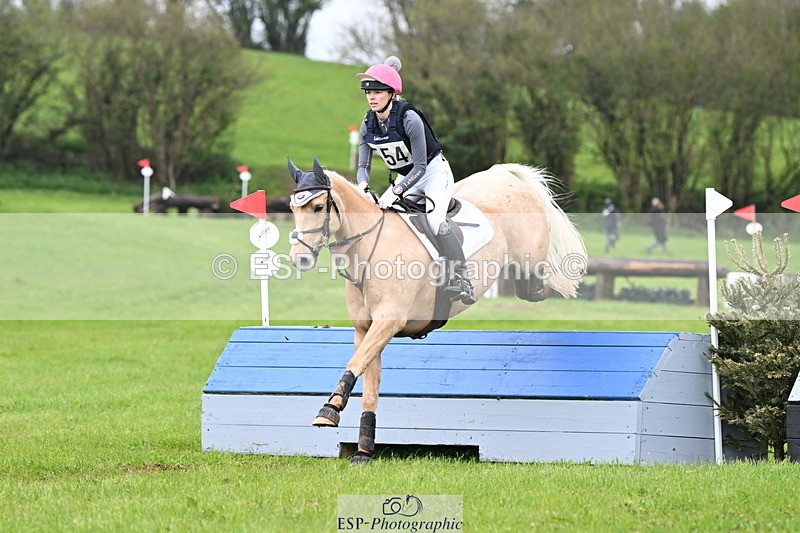 250419-105502-08694 - 554-Lauren.Reason-MERLYNS.CUSTARD.CREAM