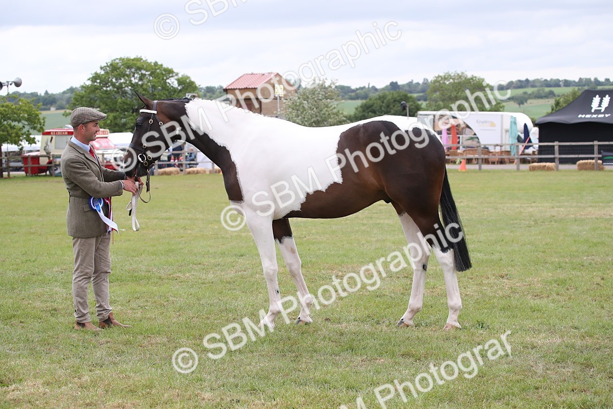 SBM_09896 - Ch 50 - Price Family Supreme In Hand