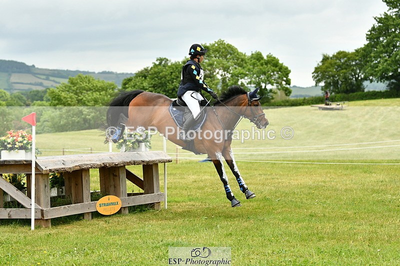 250524A-143532-13759 - C-210-Drew.Munro-DARLING.VAN.OVERIS.Z