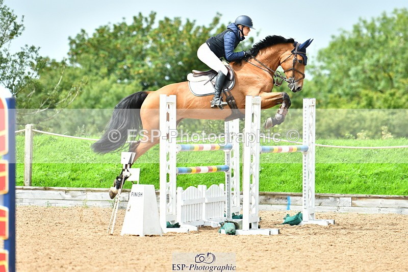 230805A-120526-00324 - Cls 3 Snr Foxhunter & 1.20m Open