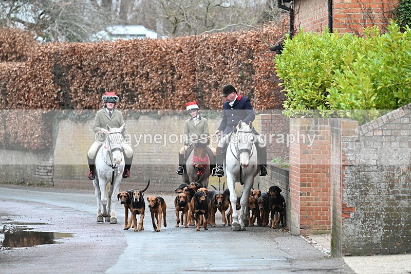 WJ7_1009 - Pub Corner