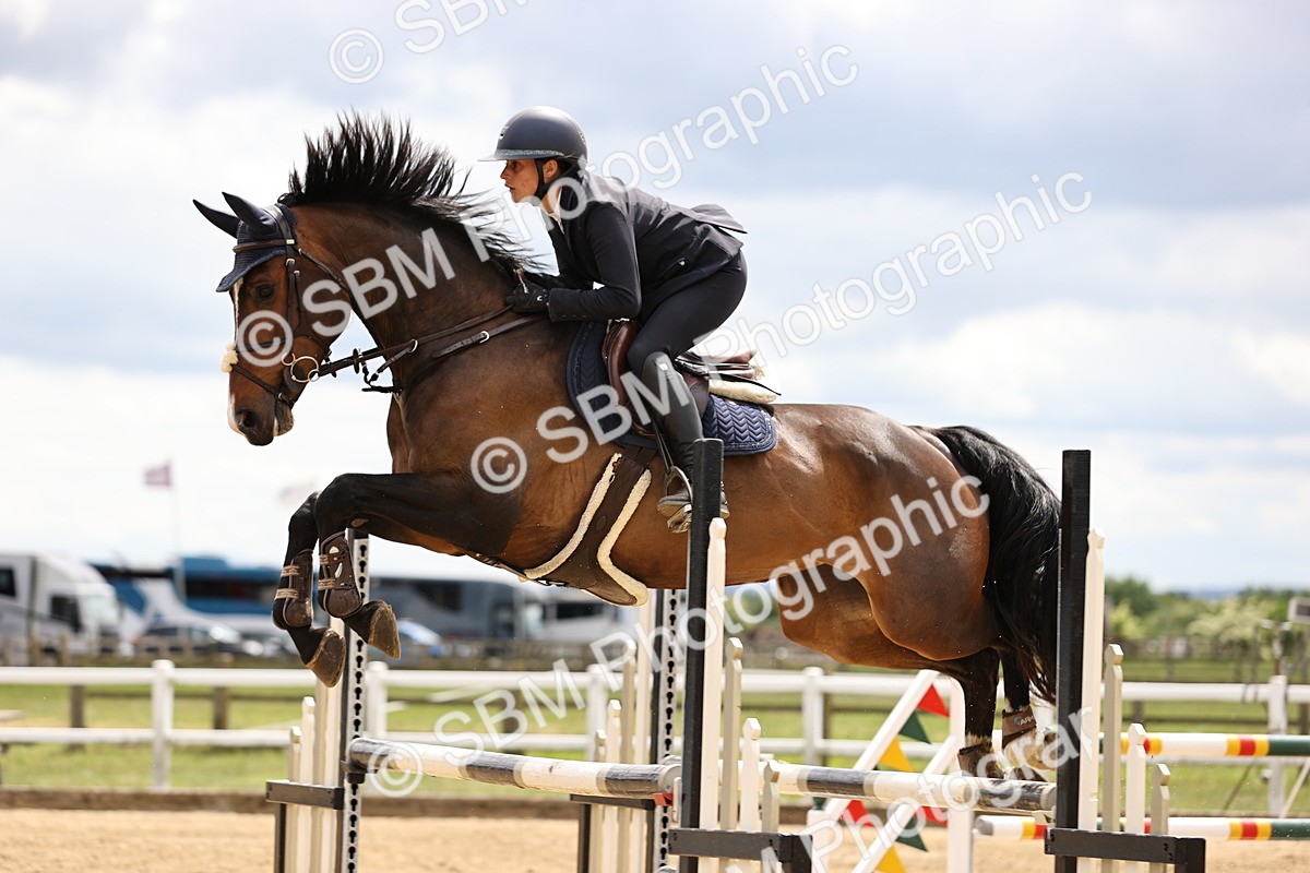 SBM_003128 - Class 11 - Senior Newcomers - 1.10m