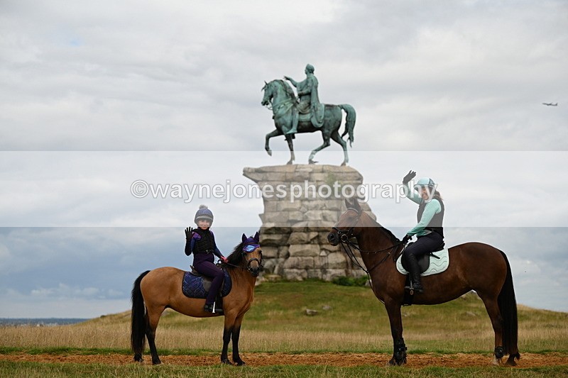 DSC_6160 - Time at Statue 12:17 to 12:44