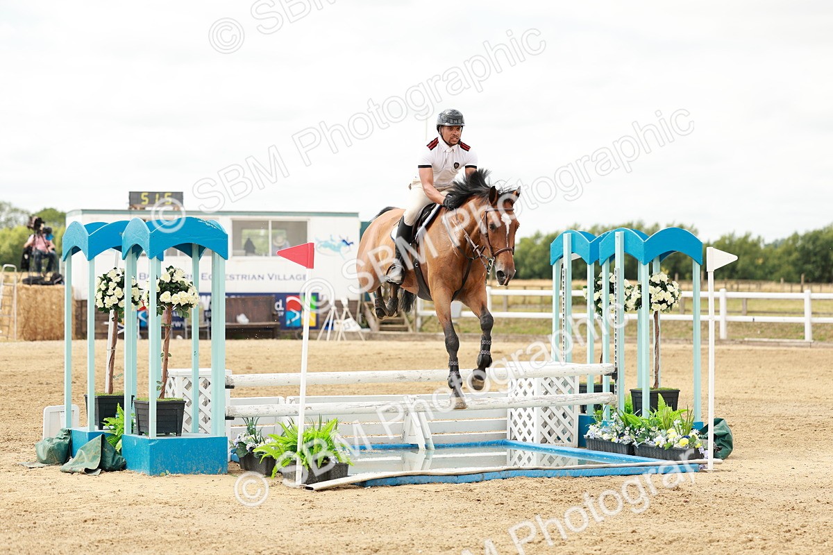 SBM_018393 - Class 21 - Senior Newcomers Championship 2d Rd