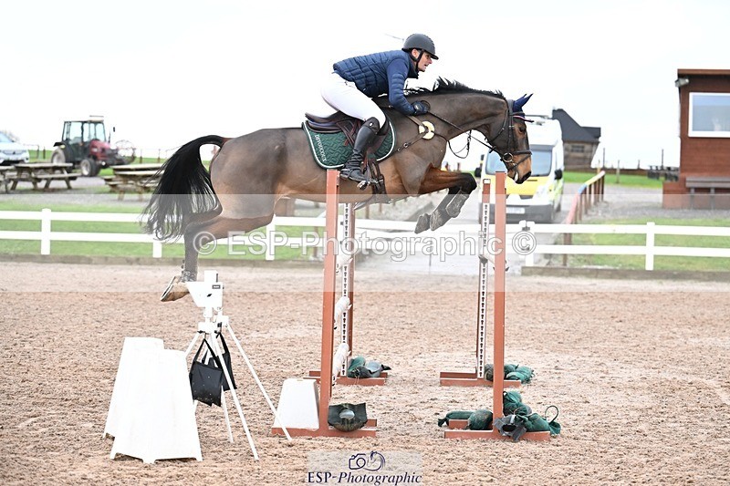 251206-133021-01116 - Cls 13 Snr Foxhunter and 1.20m