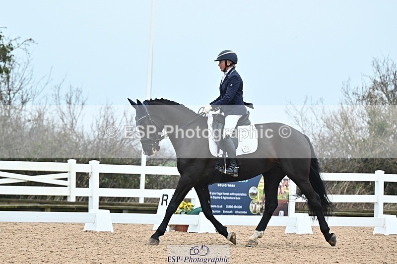 250214-094843-00695 - 228-Louise.Hutchinson-Shovern.Noire