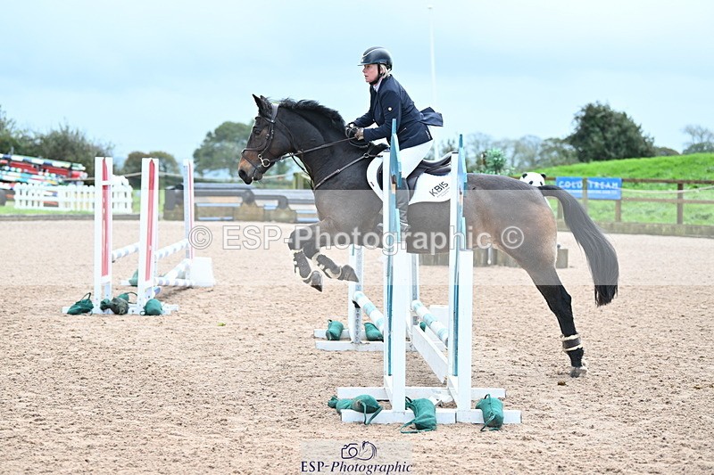 231029A-092457-02370 - 60cm Club and Schools