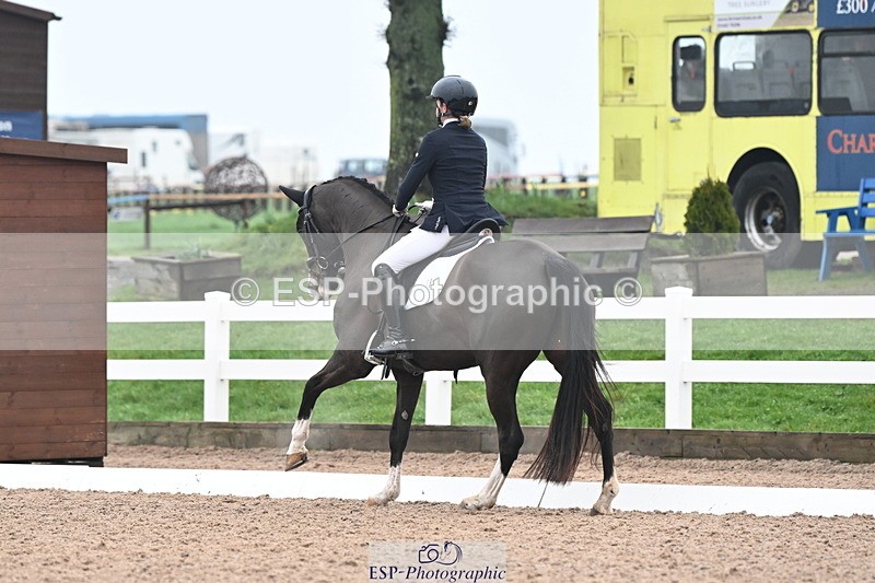 240217A-114447-02415 - 161-Katie.Warner-Active.Nuvalari