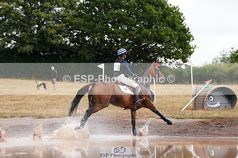 250803A-150010-15730 - P-710-Isla.Kitson-BLUES.CLOUD