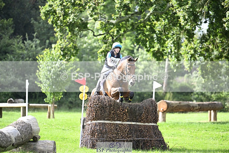 240804-171621-18889 - 706-Sharon_Kellaway-OBERON_XII