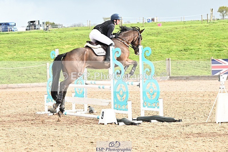 250416-094633-00103 - Cls 1 British Novice and 90cm