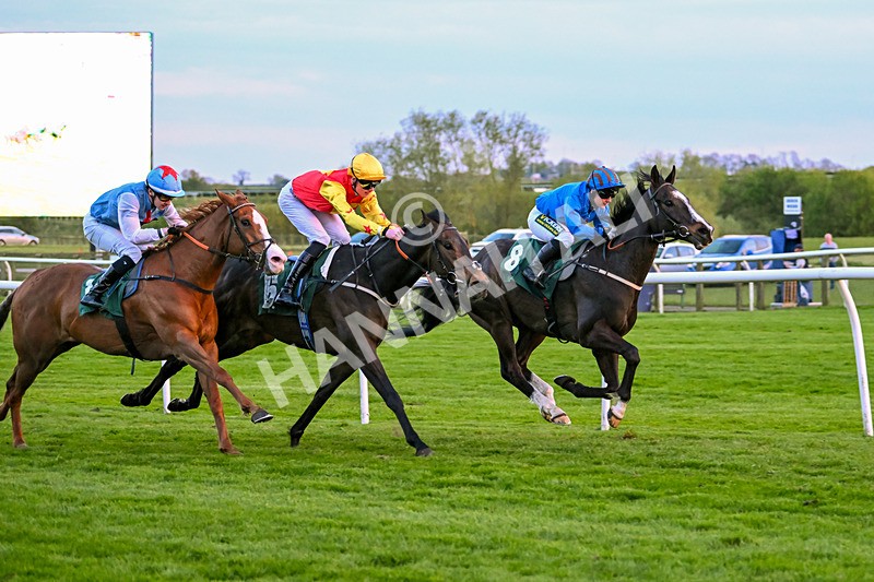 300424-Race 7-Highjacked-3232 - Race 7