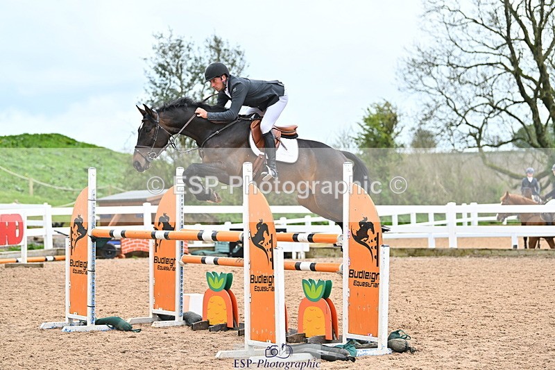 240501A-143222-01068 - Cls 8 Snr Foxhunter and 1.20m Open
