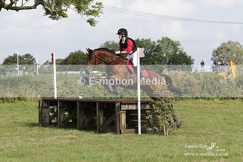  WWHT 171021 3041 - Intermediate (0.90m)  17/10/21