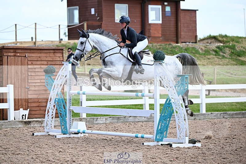 240605A-150541-00886 - Cls 4 Newcomers and 1.10m Open