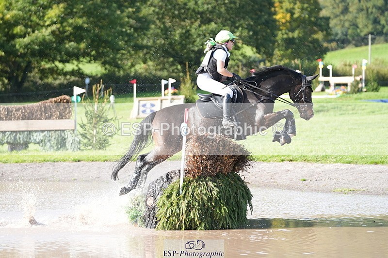 251024A-131322-11018 - B-148-Tarka.Abraham