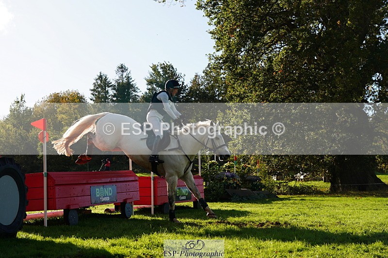 251025A-144328-21073 - G-522-Sue.Parkes Inc Trot Up