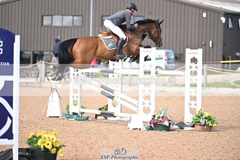 240912A-140947-02125 - Cls 5 National 1.30m Open