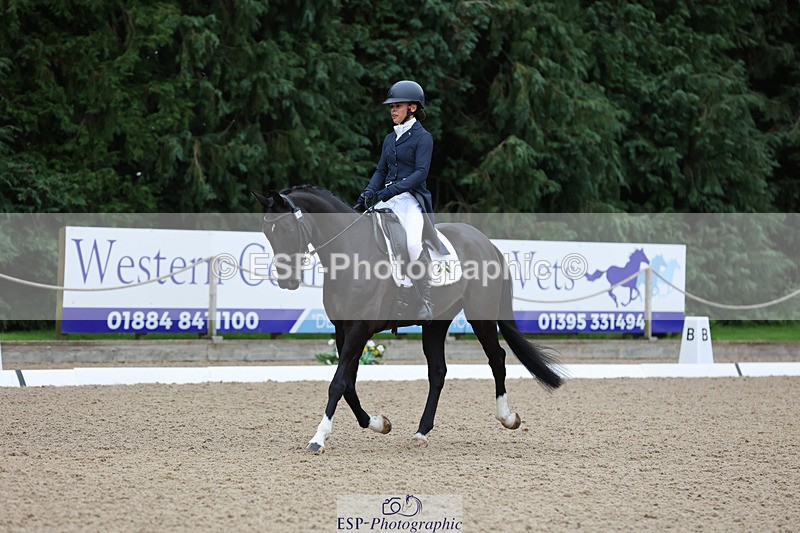 241024-114315-01896 - 052-Lydia.Heywood-JUST.THE.BISCUIT