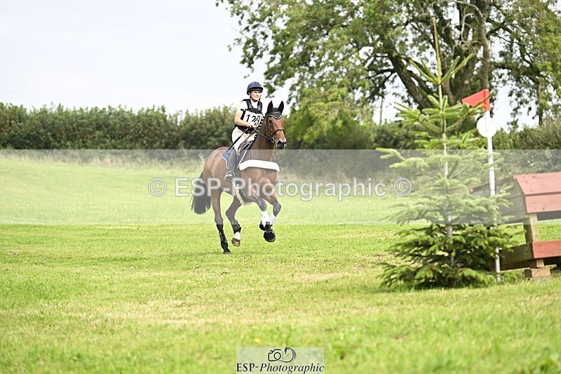 240831A-130224-02463 - 123-Fiona.Jones-ABBY.VD.BERGHOEVE.Z