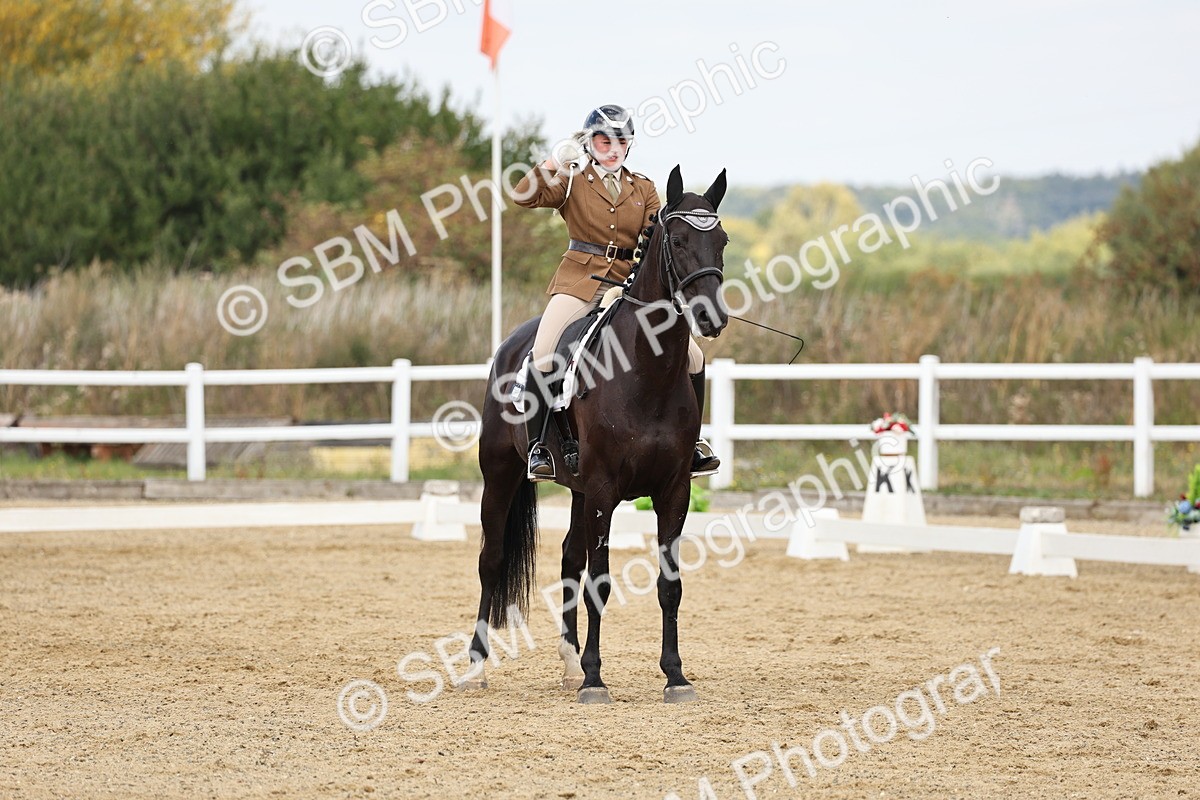 SBM_018284 - Class 16 - Novice 5 - 11.12-12.01