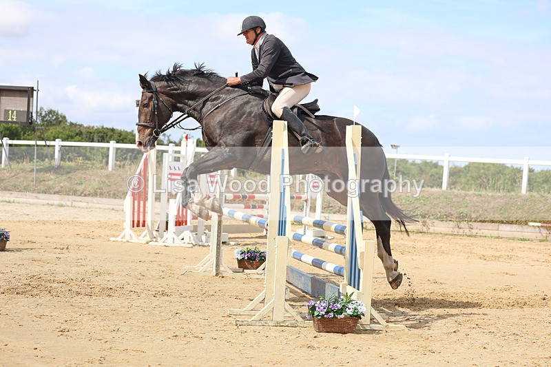 3E7A3646 - Class 4: Senior British Novice/90cm open