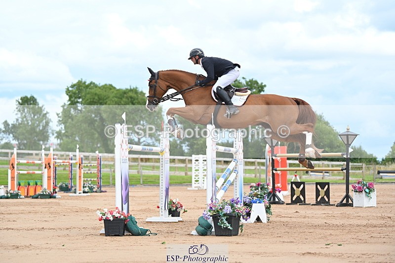 230721A-152452-07217 - Cls 10, 2 Star Big 1.45m Start to break