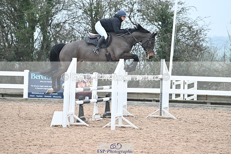 240113A-142157-02326 - Cls 13 Foxhunter and 1.20m Open