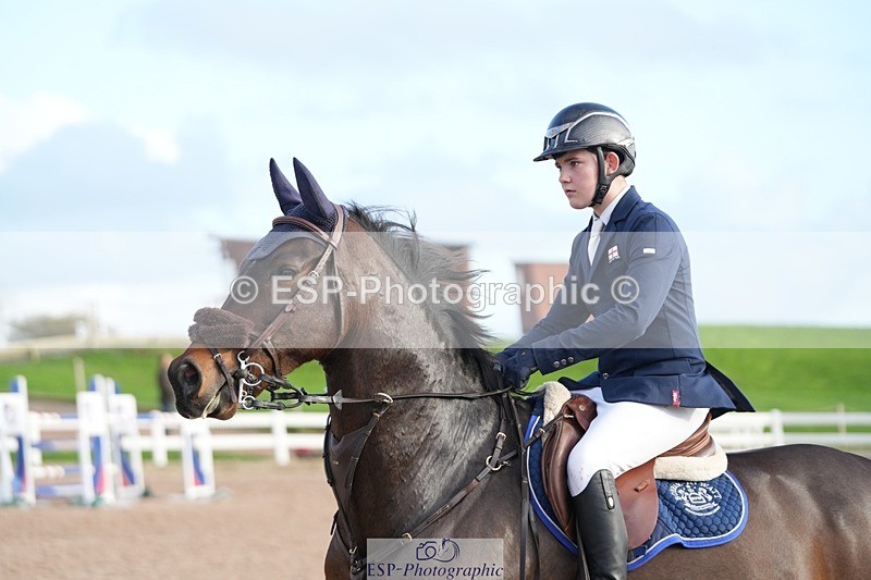 251108-143436-02877 - Cls 16 Snr 1.30m and 1.40m